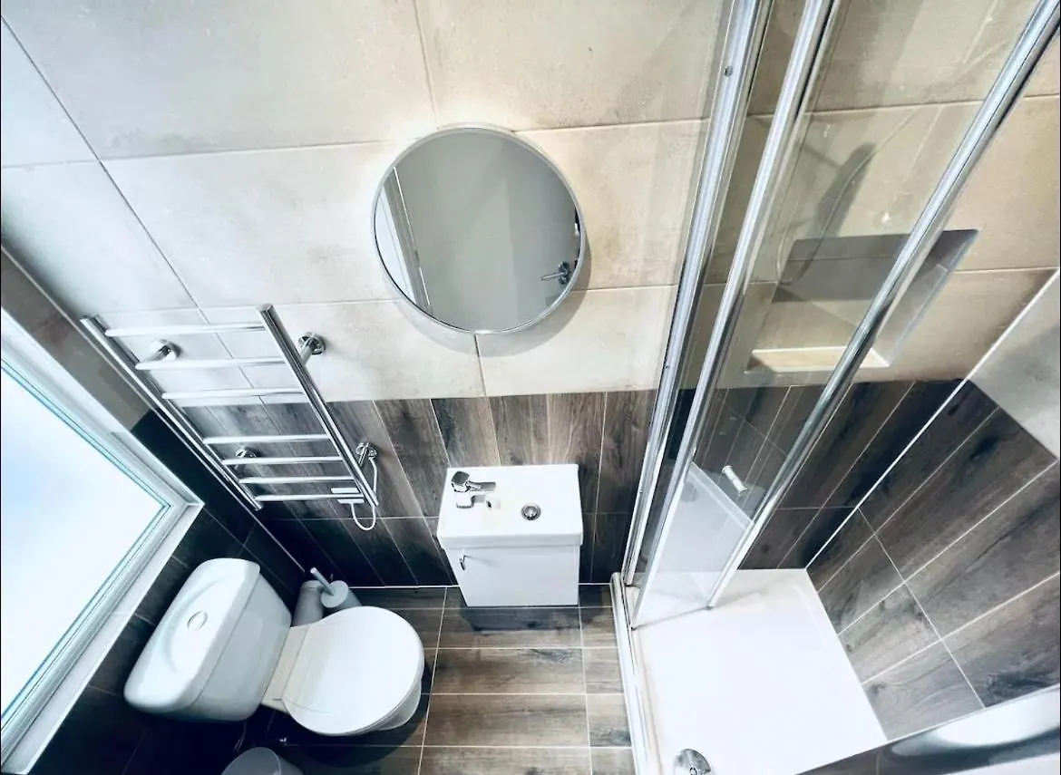 London South Charming Ensuite Look Like Hotel Designer Room Großbritannien