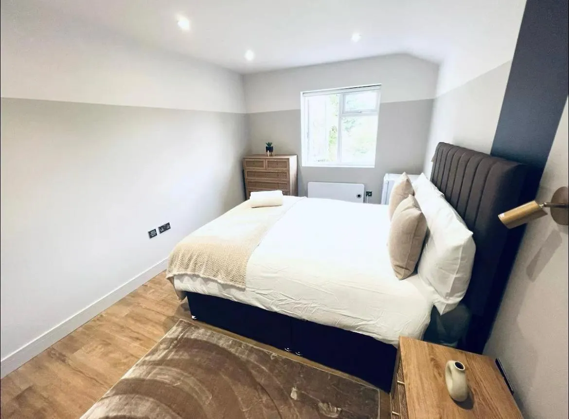 Aparthotel London South Charming Ensuite Look Like Hotel Designer Room