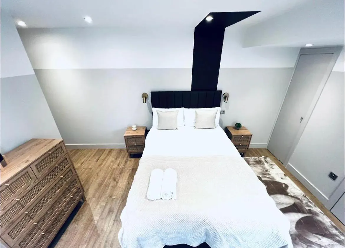 London South Charming Ensuite Look Like Hotel Designer Room Großbritannien