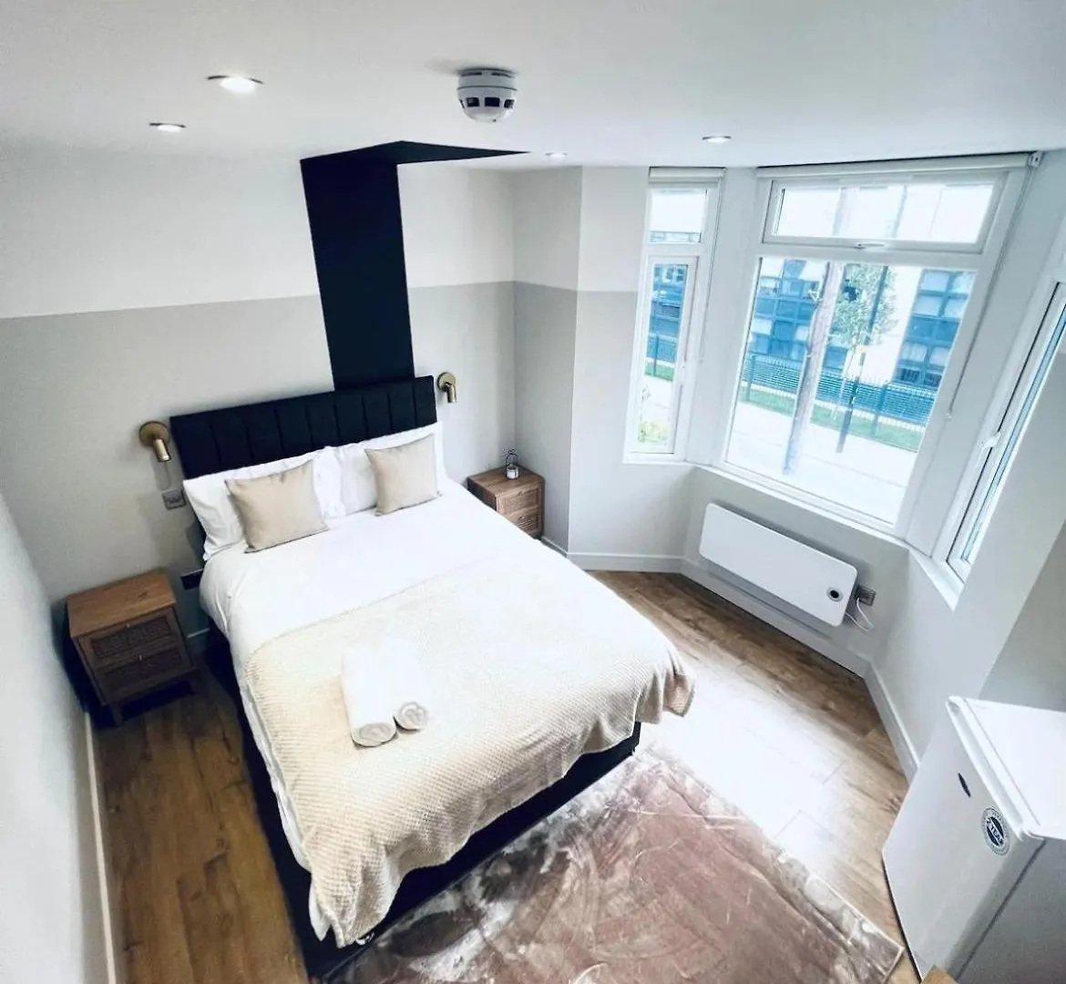 London South Charming Ensuite Look Like Hotel Designer Room Aparthotel