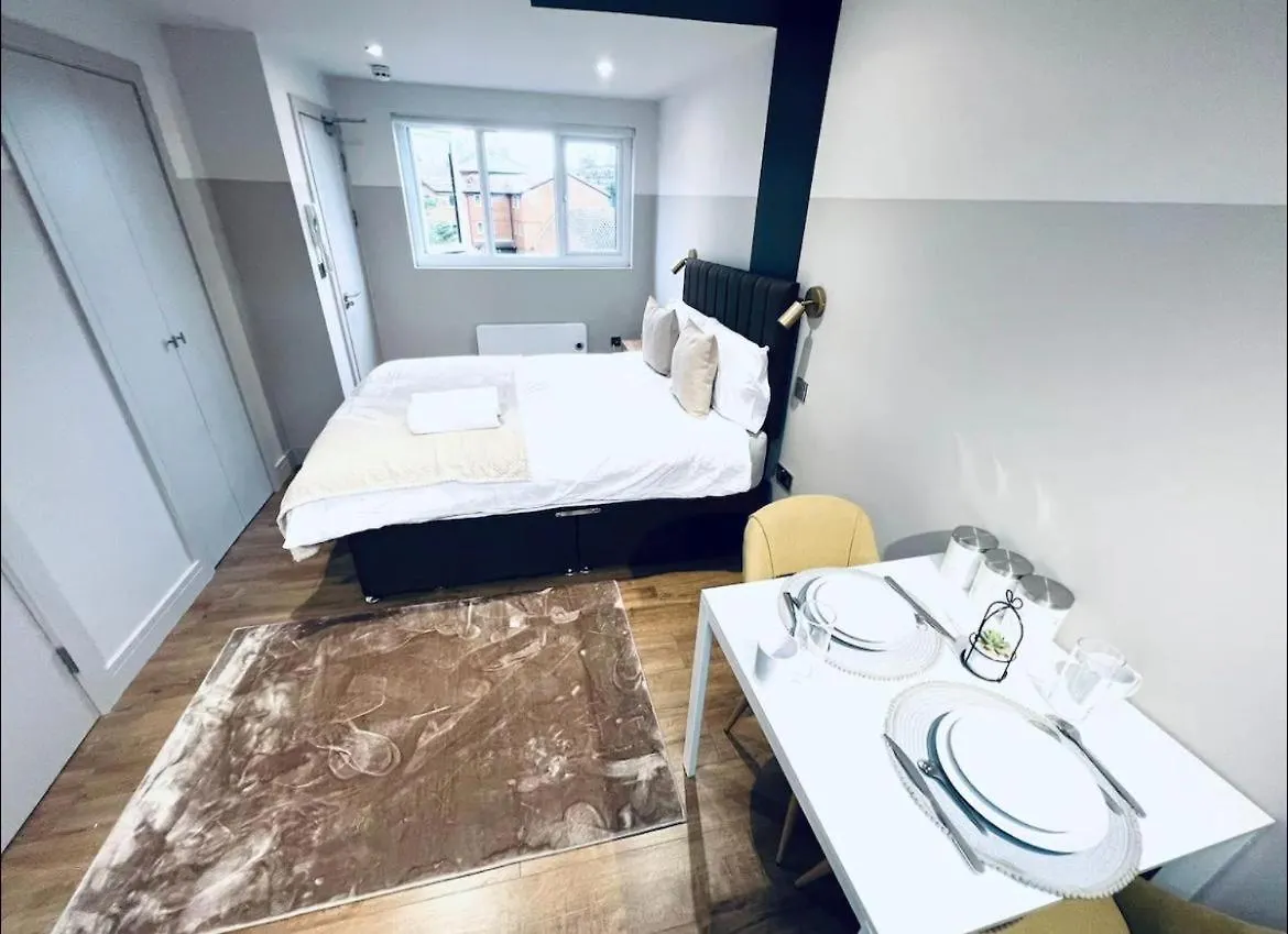 London South Charming Ensuite Look Like Hotel Designer Room