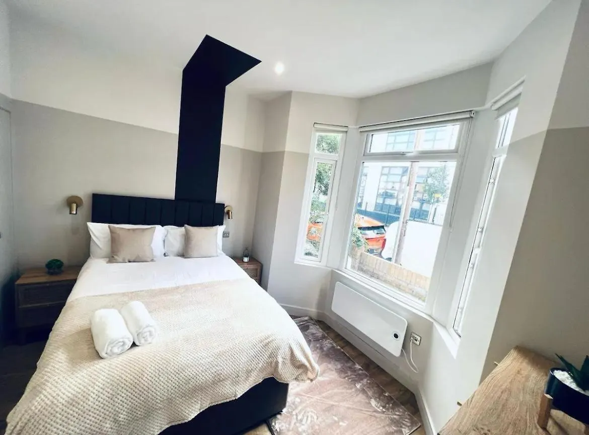 London South Charming Ensuite Look Like Hotel Designer Room 0*,  Großbritannien