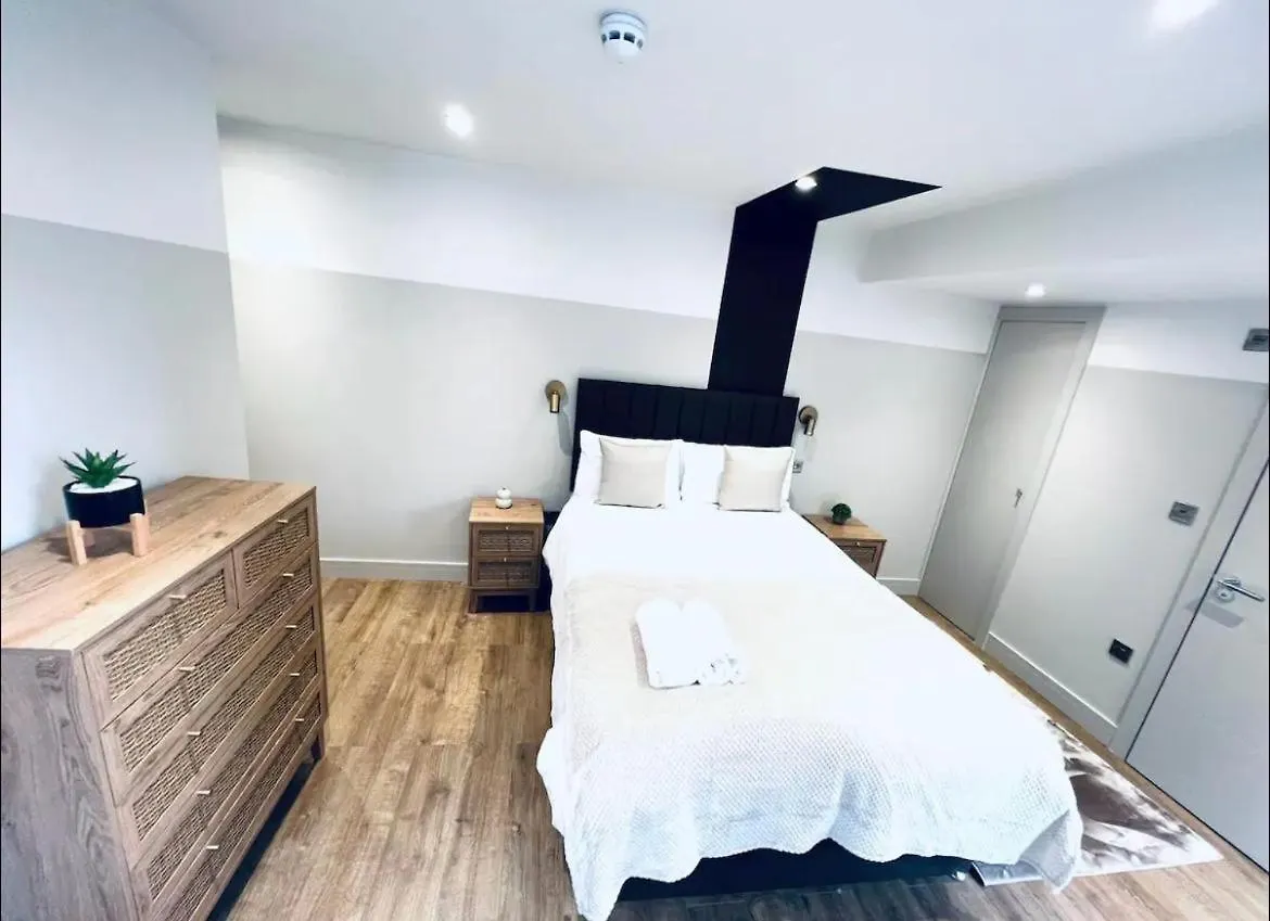 Aparthotel London South Charming Ensuite Look Like Hotel Designer Room