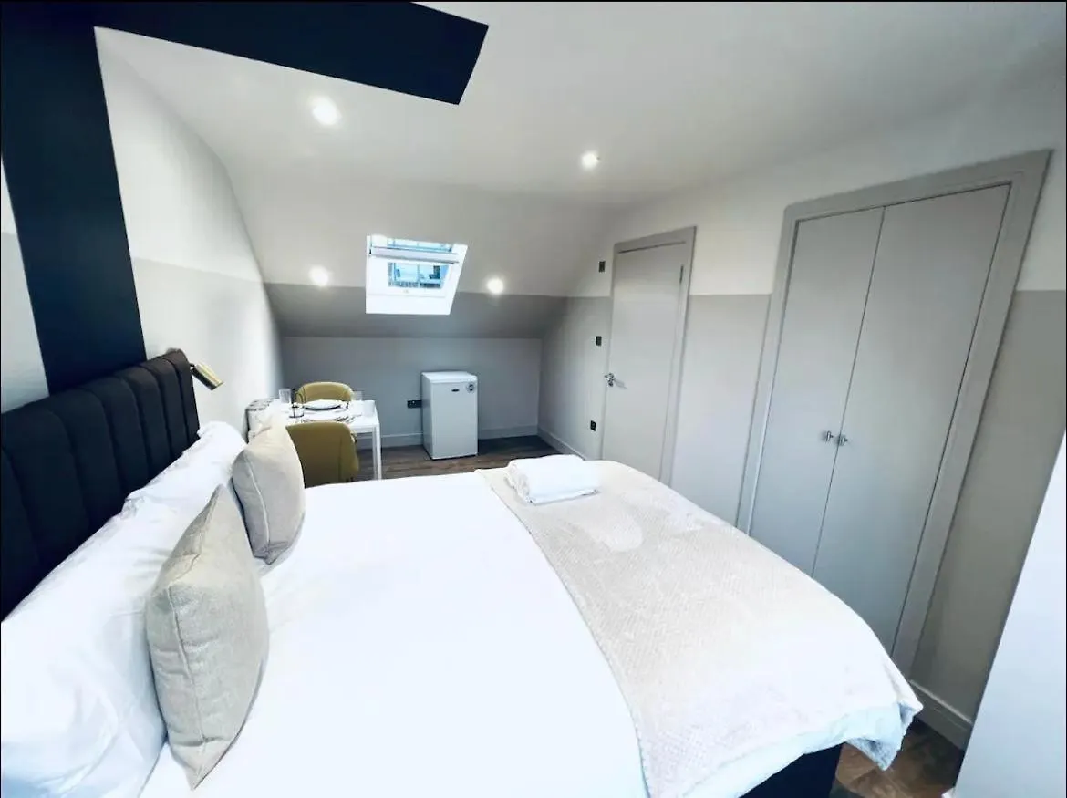 Aparthotel London South Charming Ensuite Look Like Hotel Designer Room